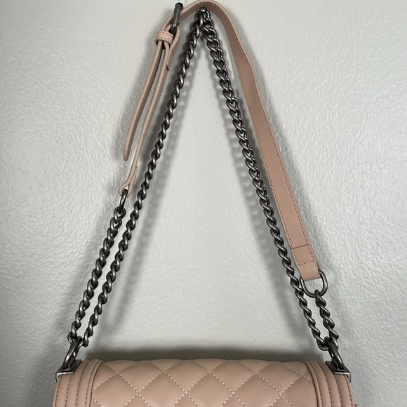 KC Jagger boy 100 % leather cross body like new - Picture 3 of 8